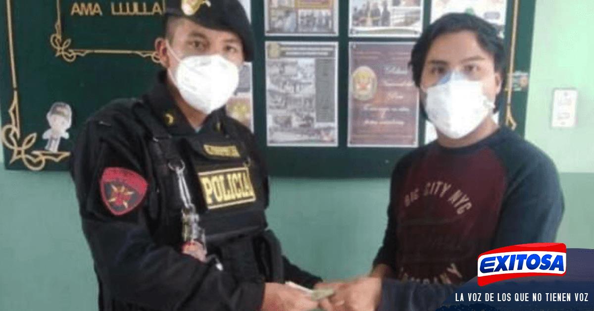 Buena Navidad Policía devuelve más de 1500 soles a joven en Arequipa