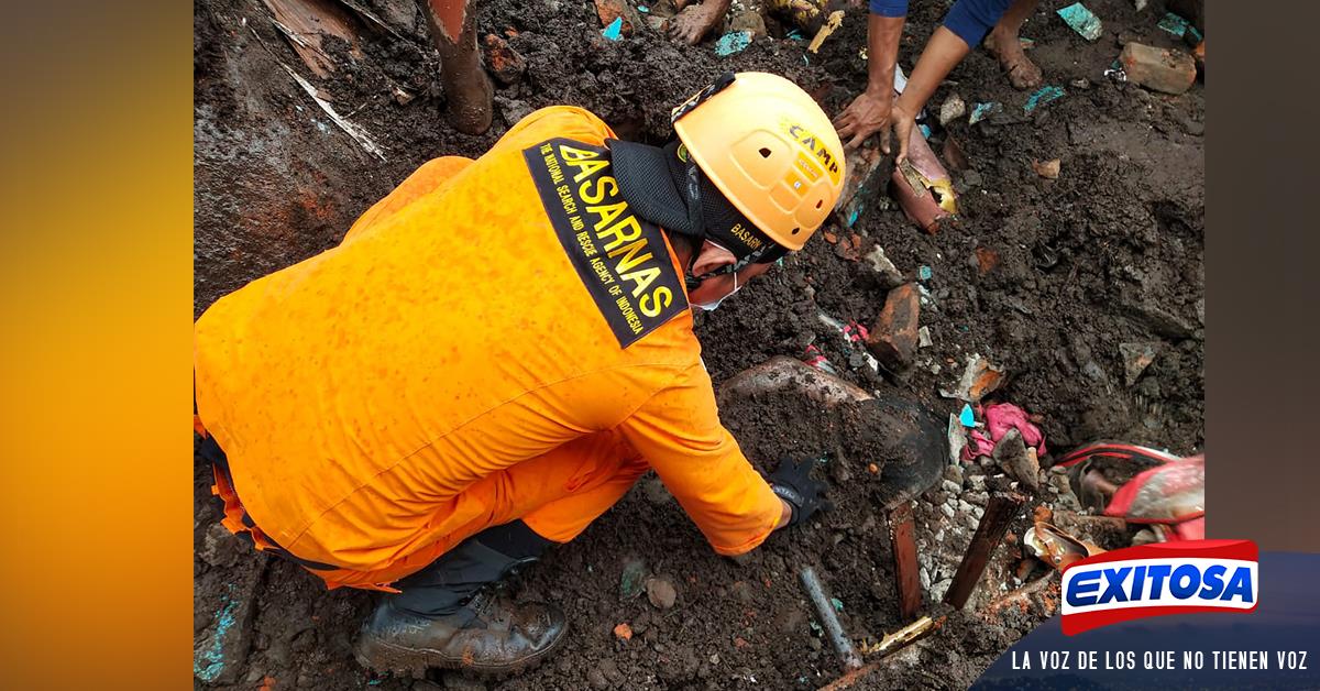 Más de 100 muertos y decenas de desaparecidos en inundaciones en