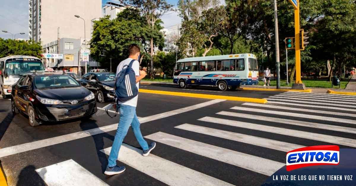 Lima Dos personas mueren al día por accidentes de tránsito según