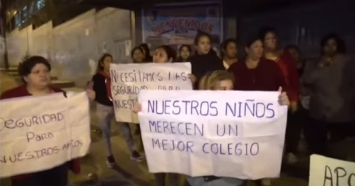 Video Carabayllo Gremios De Construcci N Civil Se Enfrentan Frente A