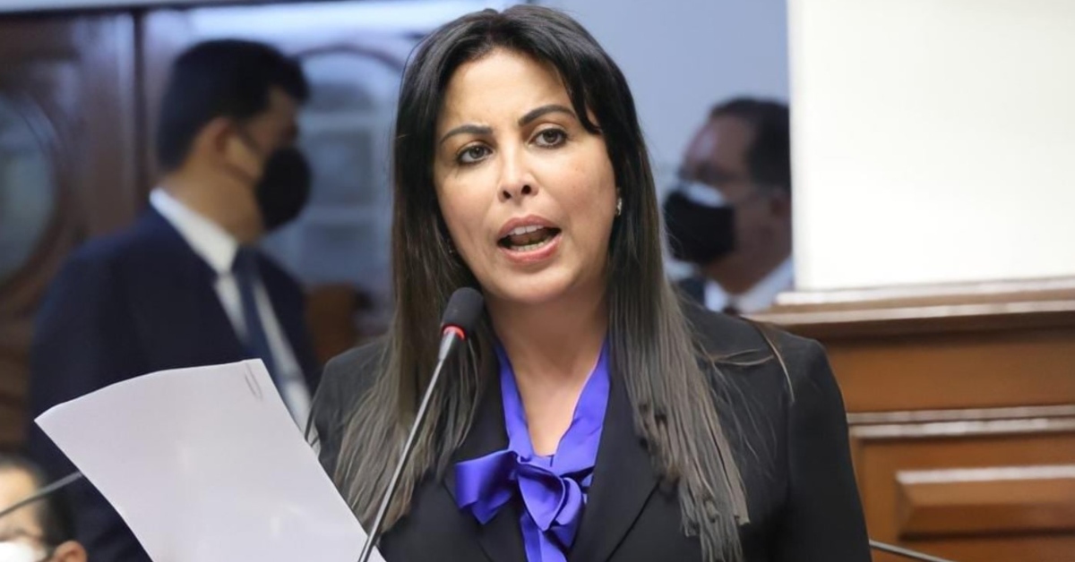 Patricia Chirinos oficializa renuncia a Avanza País Congresista se