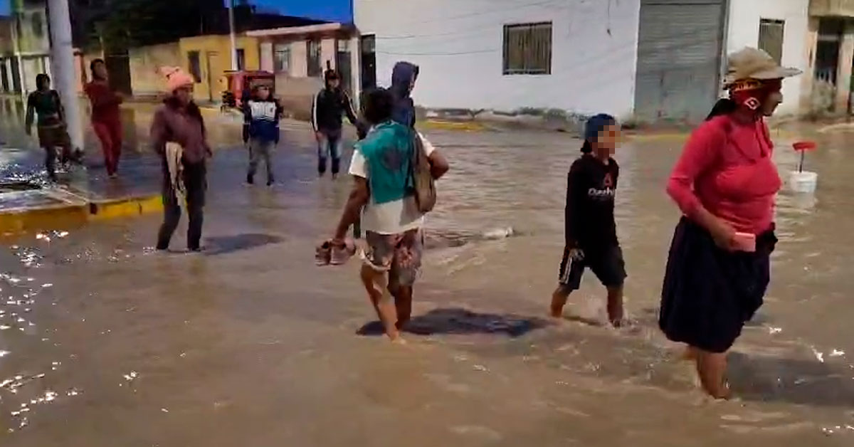 Ferre Afe Bajo Aguas Servidas Desag E Colapsa Por Fuertes Lluvias E