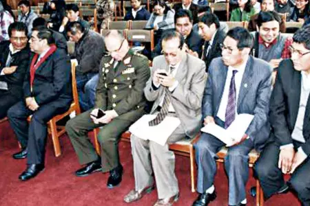 condenan-funcionarios