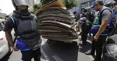 OPERATIVO-FISCALIZACION-AMBULANTES-EN-MERCADO-CENTRAL-23