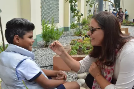 8ae6f8b3-2f04-4815-a27a-82b891c14ad1