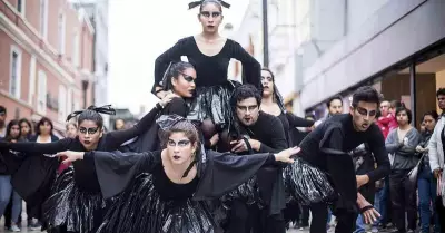 Un-ser-en-la-ciudad---Caminata-esc�nica