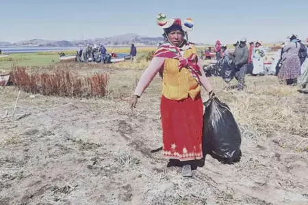 Lago-Titicaca-residuos