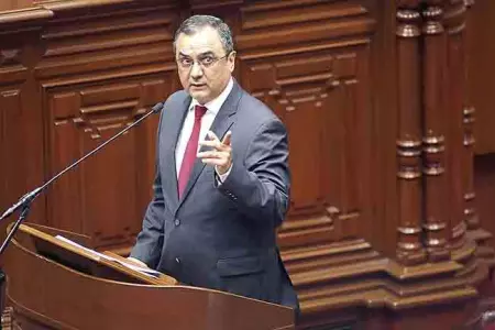 Ministro-Carlos-Oliva