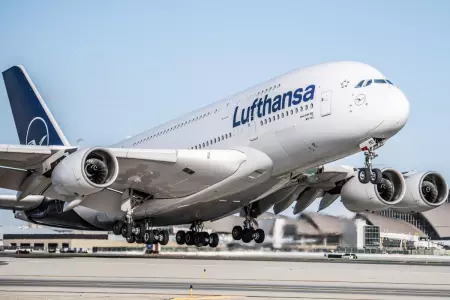 Lufthansa-A380-at-Los-Angeles-International-LAX-2-Ryan-Patterson