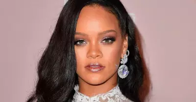 Rihanna-dona-5-mllns.-de-dlares-para-combatir-al-coronavirus