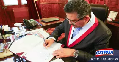 Presidente-del-Congreso-firm-hoy-la-autgrafa-de-ley-sobre-reprogramacin-de-de