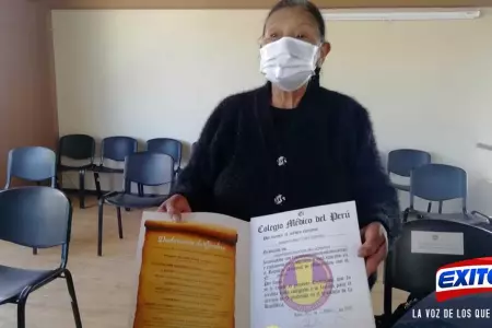 Puno-Una-madre-recogi-la-colegiatura-de-su-hijo-mdico-que-muri-a-causa-de-la-