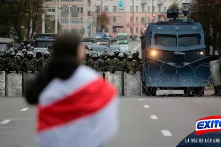 Bielorrusia-Vehculos-blindados-con-ametralladoras-llegan-hasta-protestas