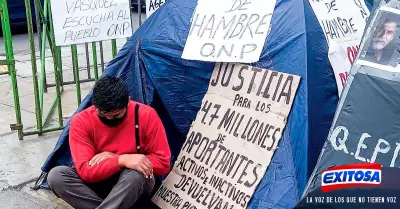 Afiliados-ONP-en-huelga-de-hambre-responsabilizan-a-Mirtha-Vsquez