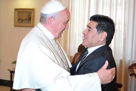 Papa-Francisco-recuerda-con-oracin-y-afecto-a-Diego-Maradona