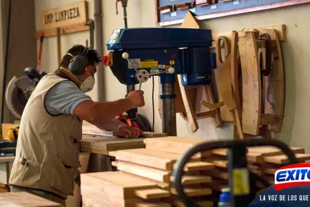 altamirano-No-hay-tiempo-que-perder-trabajemos-por-el-Per