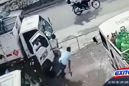 Colombia-Trabajador-frustra-asalto-lanzando-un-baln-desde-un-camin-VIDEO