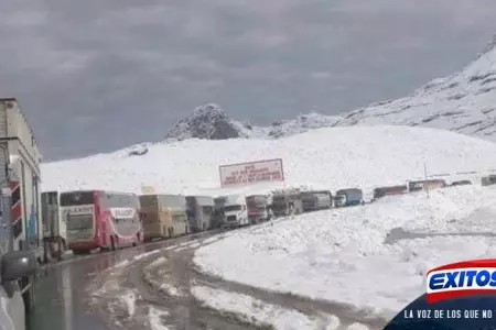 Pasajeros-viajan-a-Huancayo-pese-al-bloqueo-de-la-Carretera-Central-por-la-nevad