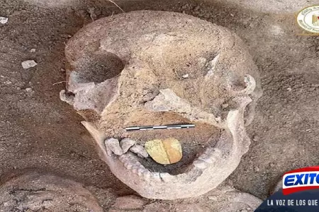 egipto-hallan-momia-con-lengua-de-oro