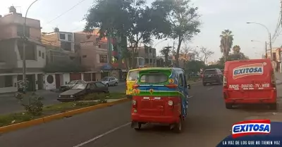 Mujer-mototaxista-trabaja-12-horas-para-hijos