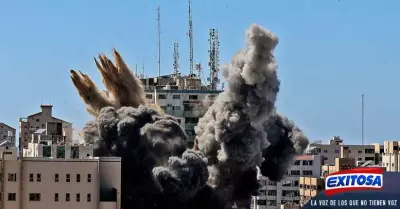 Ejército-de-Israel-destruyó-la-torre-de-un-medio-de-comunicación-en-Gaza