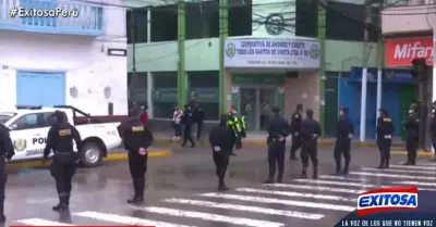 Policia-Nacional-restringio-la-Plaza-de-Armas-de-Chota-para-el-debate-presidenci