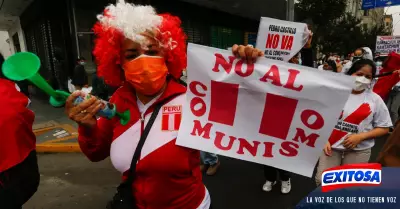 marcha-en-contra-del-comunismo-Per