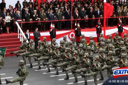 Exitosa-Parada-y-Desfile-Militar