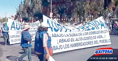 Pobladores-exhibieron-carteles-en-rechazo-al-alza-de-precios-que-se-registra-en-