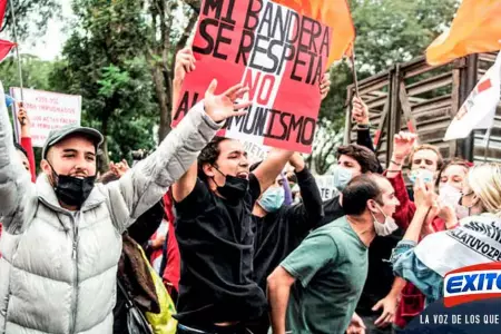 marchas-contra-el-gobierno-del-presidente-Pedro-Castillo-Exitosa