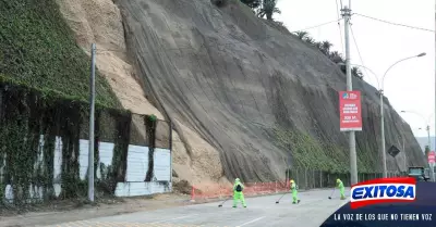 Exitosa-Costa-Verde-tramo-cerrado-deslizamiento-rocas