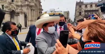 Exitosa-Pedro-Castillo-palacio-saludo-ciudadano