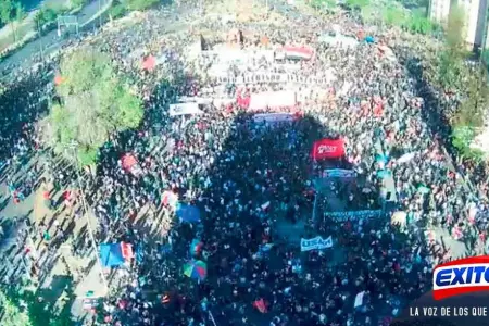 Chile-Miles-salen-a-las-calles-a-conmemorar-segundo-aniversario-del-estallido-so