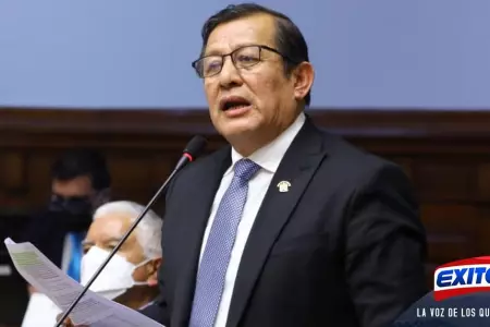 eduardo-salhuana-vacancia-comunista-Exitosa-noticias-min