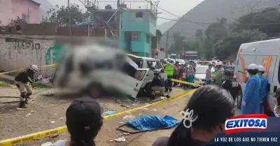 Exitosa-choque-minivan-camion-dos-heridos-muertos