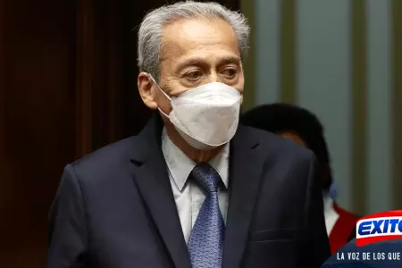renuncia-Carlos-Gallardo-minedu-gobierno-Exitosa-noticias