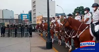 Exitosa-dos-mil-policias-peru-ecuador