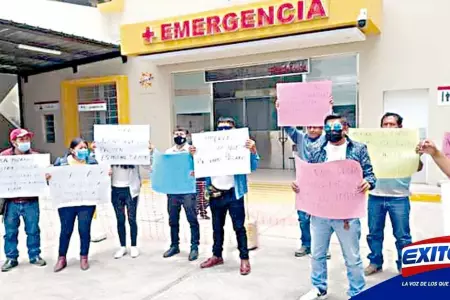 Empresarios-realizarón-plantón-de-protesta-en-el-hospital-Honorio-Delgado