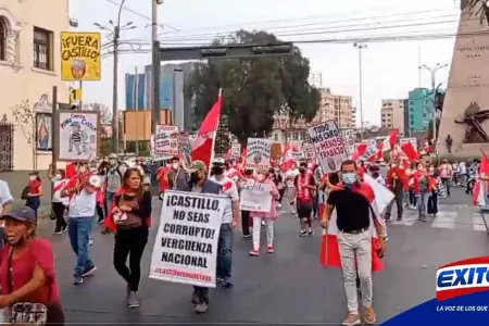 Exitosa-marcha-contra-pedro-castillo-cercado-lima