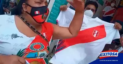 Exitosa-gamarra-camisetas-banderazo-seleccion-peruana