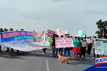 Exitosa-Agricultores-realizan-protesta-en-el-cruce-de-Samanco