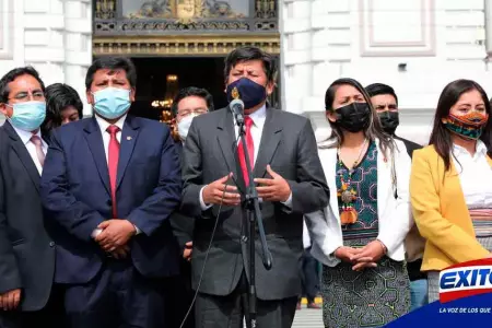 Perú-Libre-busca-ampliar-a-5-años-mandato-de-gobernadores-regionales-y-alcaldes-