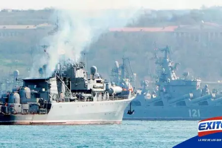 Ucranianos-hunden-buque-insignia-ruso-en-toma-de-puerto-de-Maripol-Exitosa