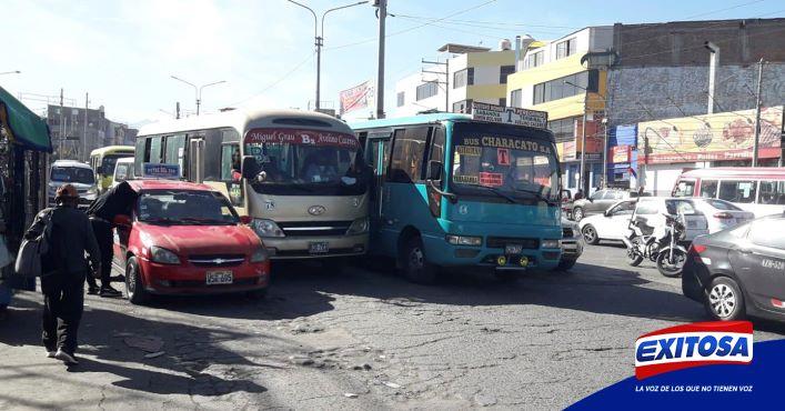 Arequipa Cierre De Av Vidaurrázaga Ocasiona Congestión Vehicular En El Avelino Exitosa Noticias 4488