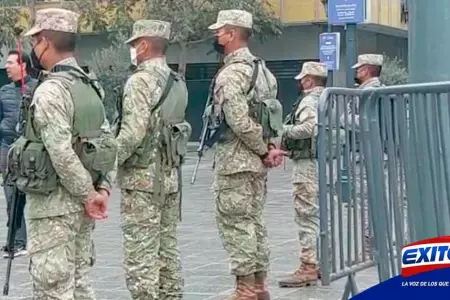 Palacio-de-Gobierno-perimetro-Fuerzas-Armadas-militares-Cercado-de-Lima-Exitosa