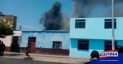 Incendio-consume-4-viviendas-del-centro-historico