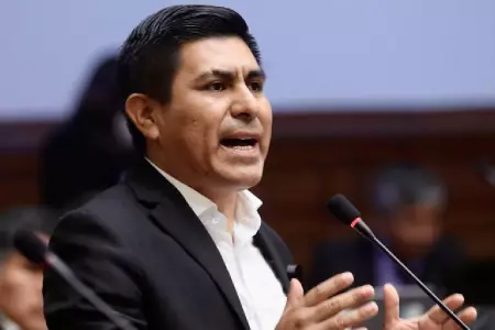 Alex Flores critica alianza entre Perú Libre y el fujimorismo.