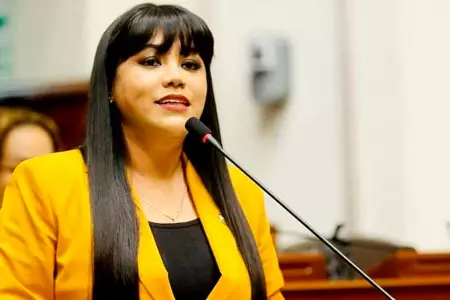 Vivian Olivos en el Congreso de la República
