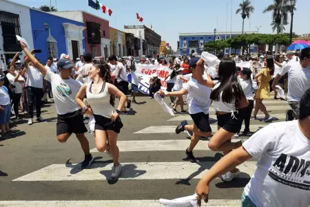 Bailarines realizaron una manifestación en contra del alcalde de Trujillo