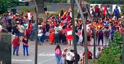 Manifestantes concentrándose para la "Toma de Lima"